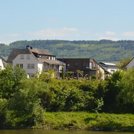Wein & Gaestehaus Porten-becker * Köwerich