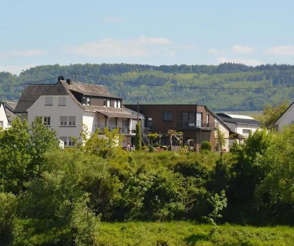 Wein & Gaestehaus Porten-becker * Köwerich